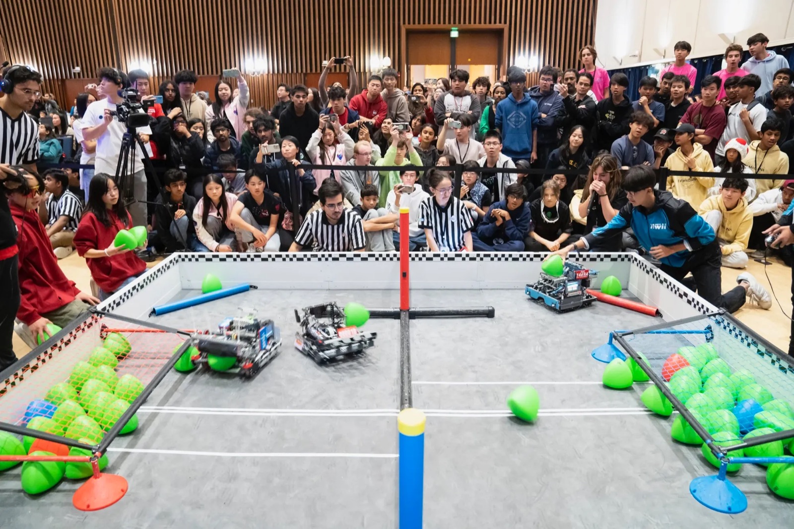 The One World 2025 final match in the Pauley Ballroom in front of a large crowd